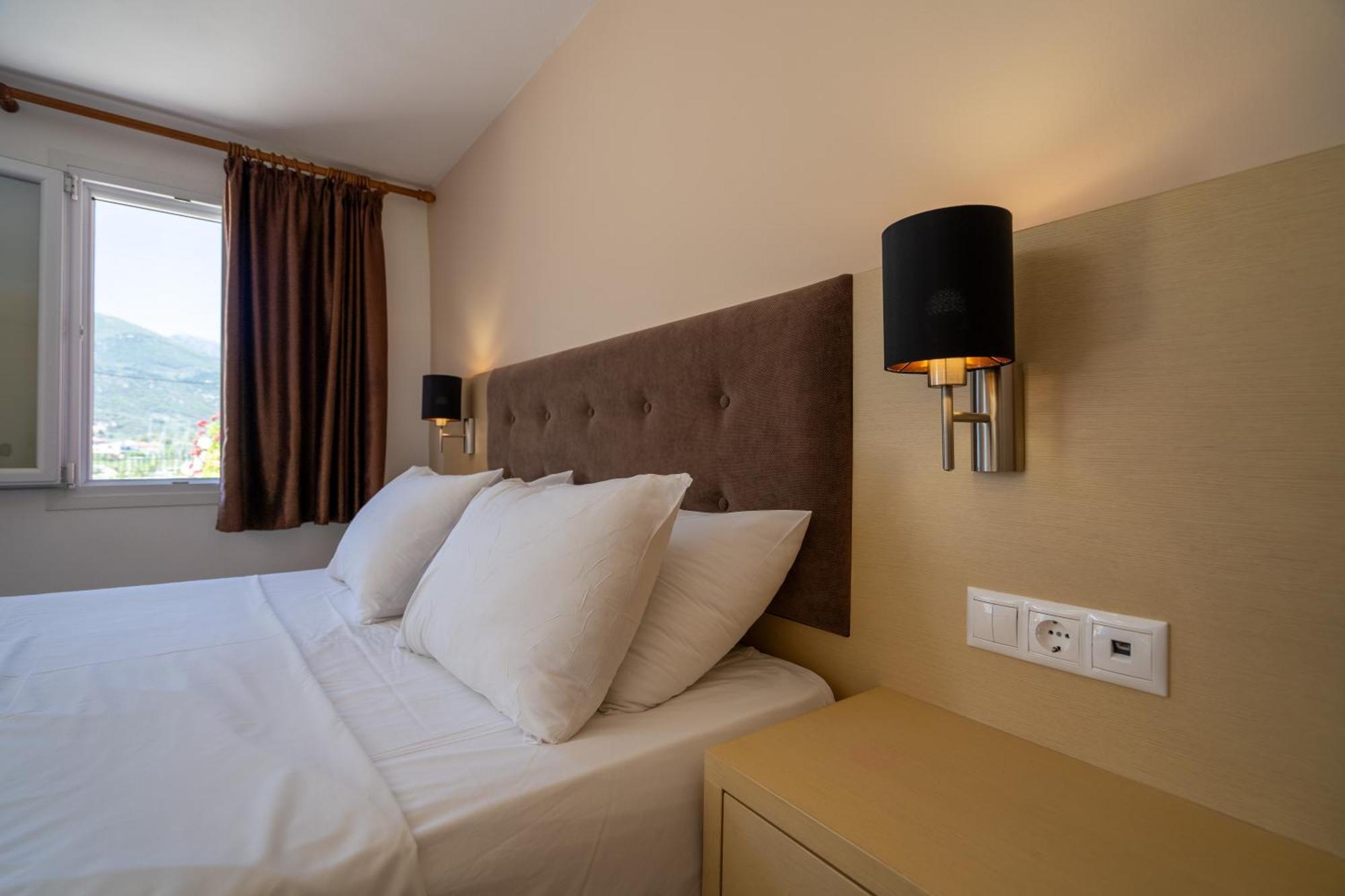 Vliho Bay Boutique Hotel Yénion Quarto foto